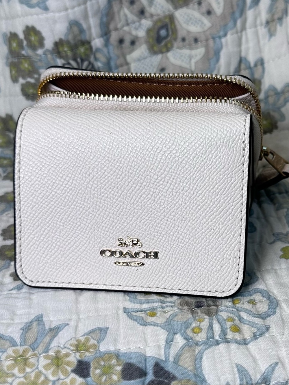 Coach White Textured Leather Compact Zip Wallet with Gold Logo